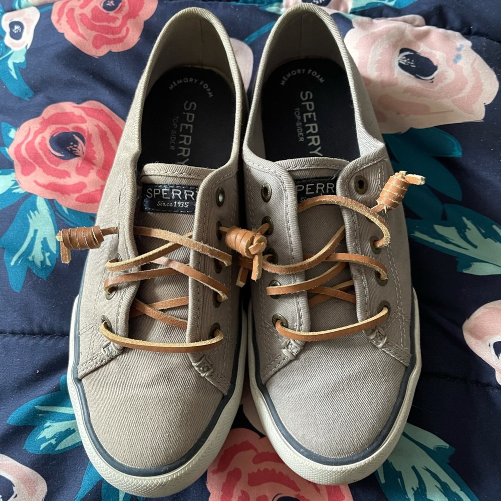 Womens sperrys